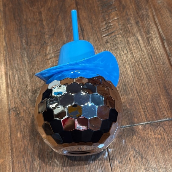 2 CUPS! New, Never Used! 20 fl oz (591mL) COWGIRL Cold Beverage Only - Picture 4 of 8